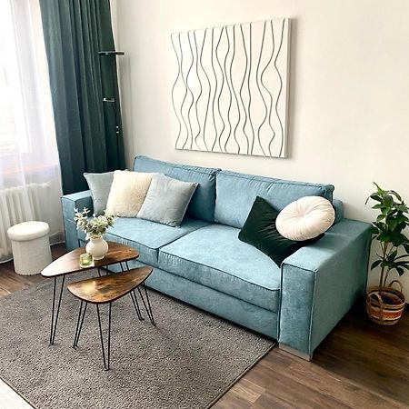 James Dean Apartment - Next To Nivy Bus Station & Mall Bratislava Esterno foto